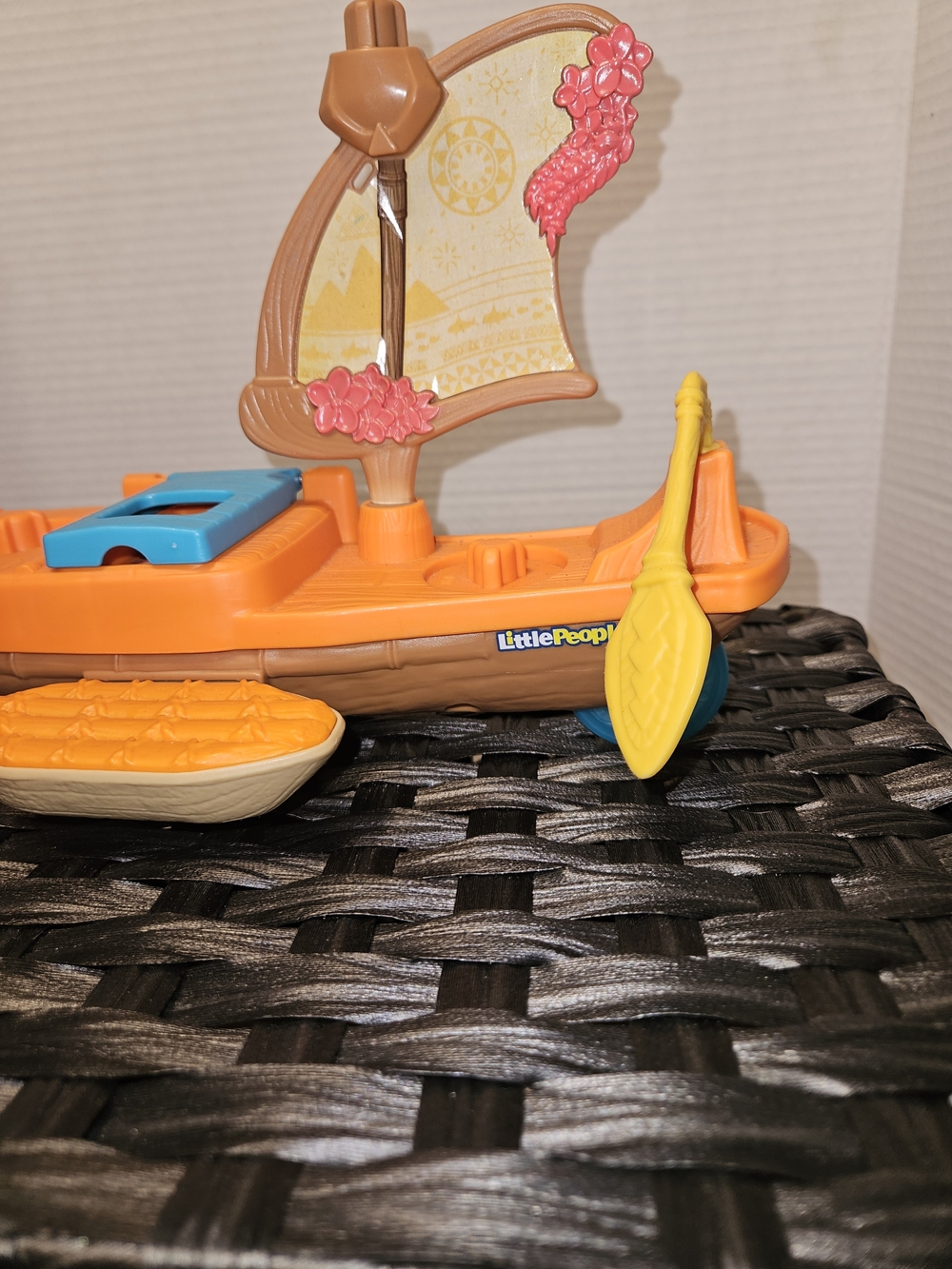 Little People Orange Sailing Moana Playboat Toy with Yellow Paddle - Picture 2 of 6